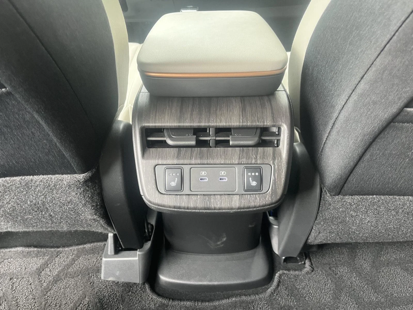 Used 2025 Everest White Pearl Tricoat/Black Diamond Pearl Nissan EVOLVE+ image 18