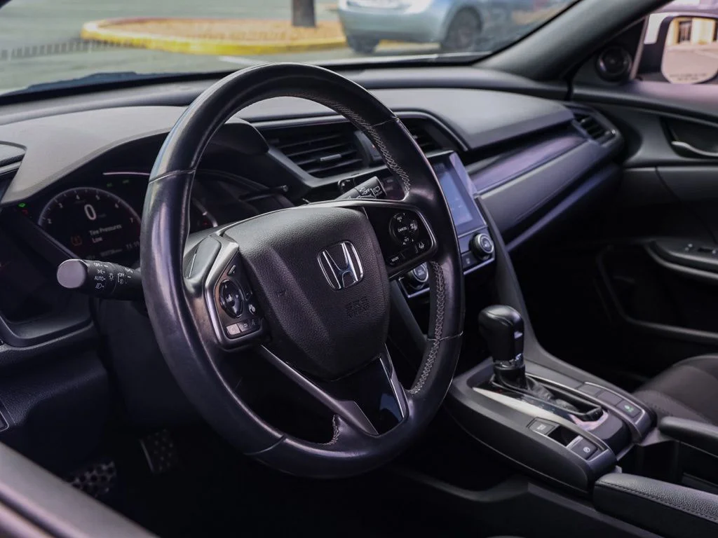 Used 2020  Honda Sport image 13