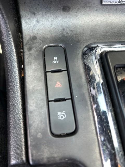 Used 2012 Red Ford V6 image 30