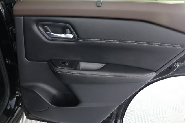 Used 2023 Black Nissan SL image 28