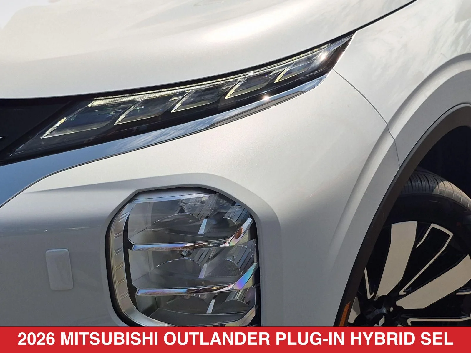 New 2026 White Mitsubishi SEL image 10