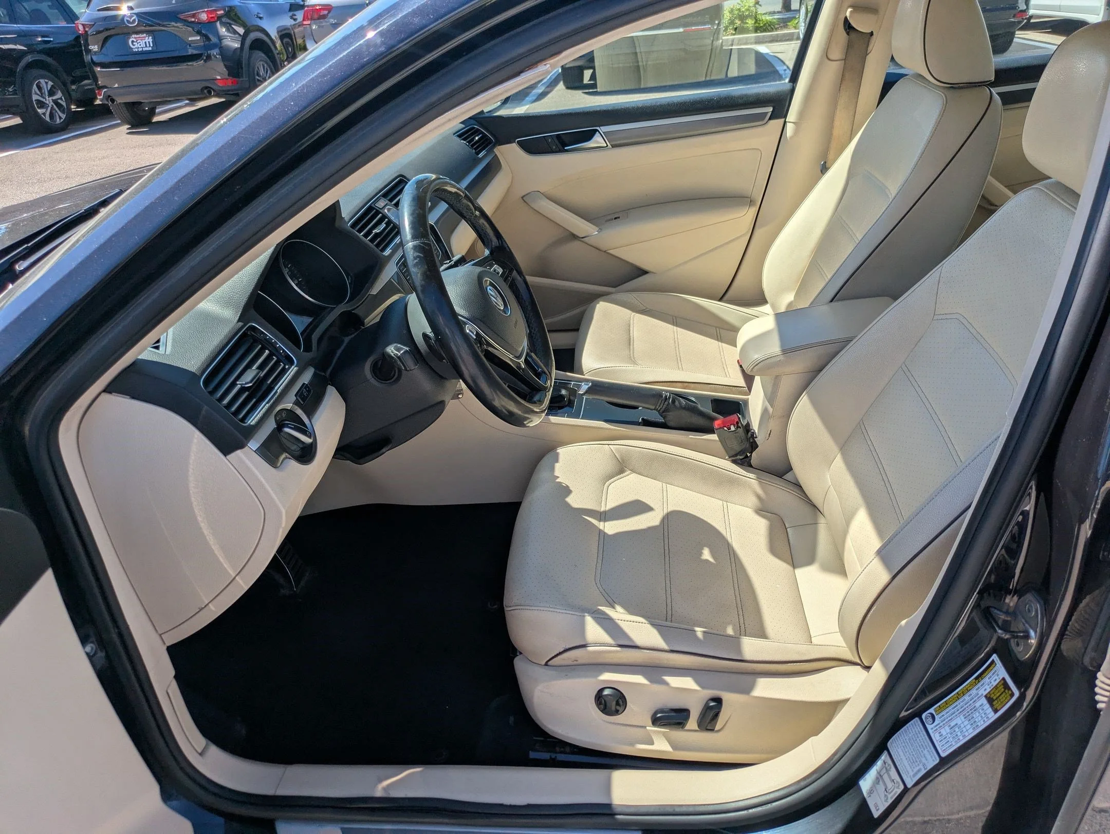 Used 2017 Deep Black Pearl Volkswagen R-Line w/Comfort Pkg image 14