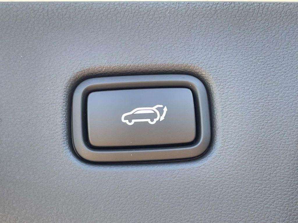 New 2026 White Hyundai Limited image 10