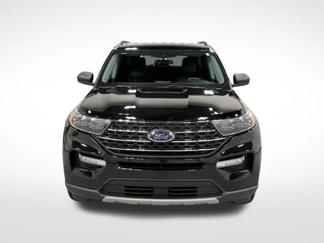 Used 2023 Black Ford XLT image 3