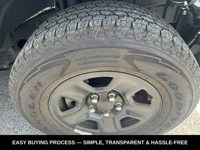 Used 2019 Gray Jeep Sport image 9