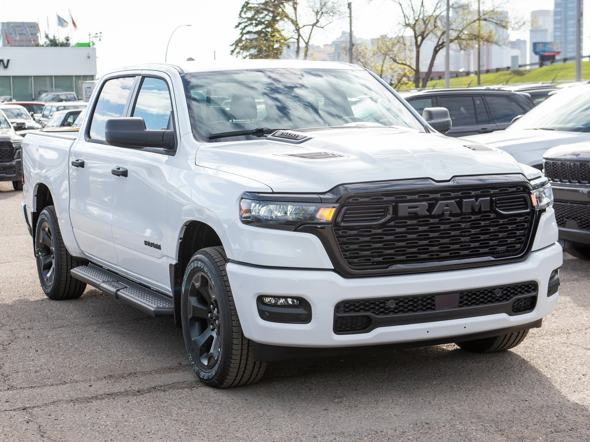 New 2026 White RAM Express* image 8