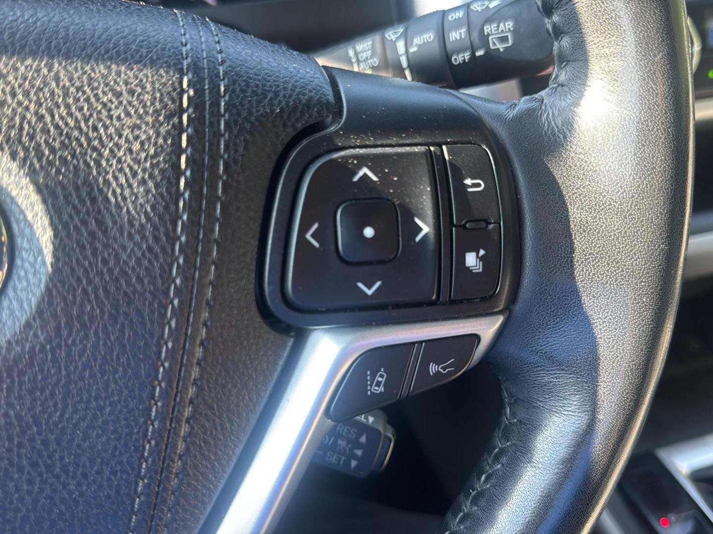 Used 2019 Blizzard Pearl Toyota Limited Platinum image 16