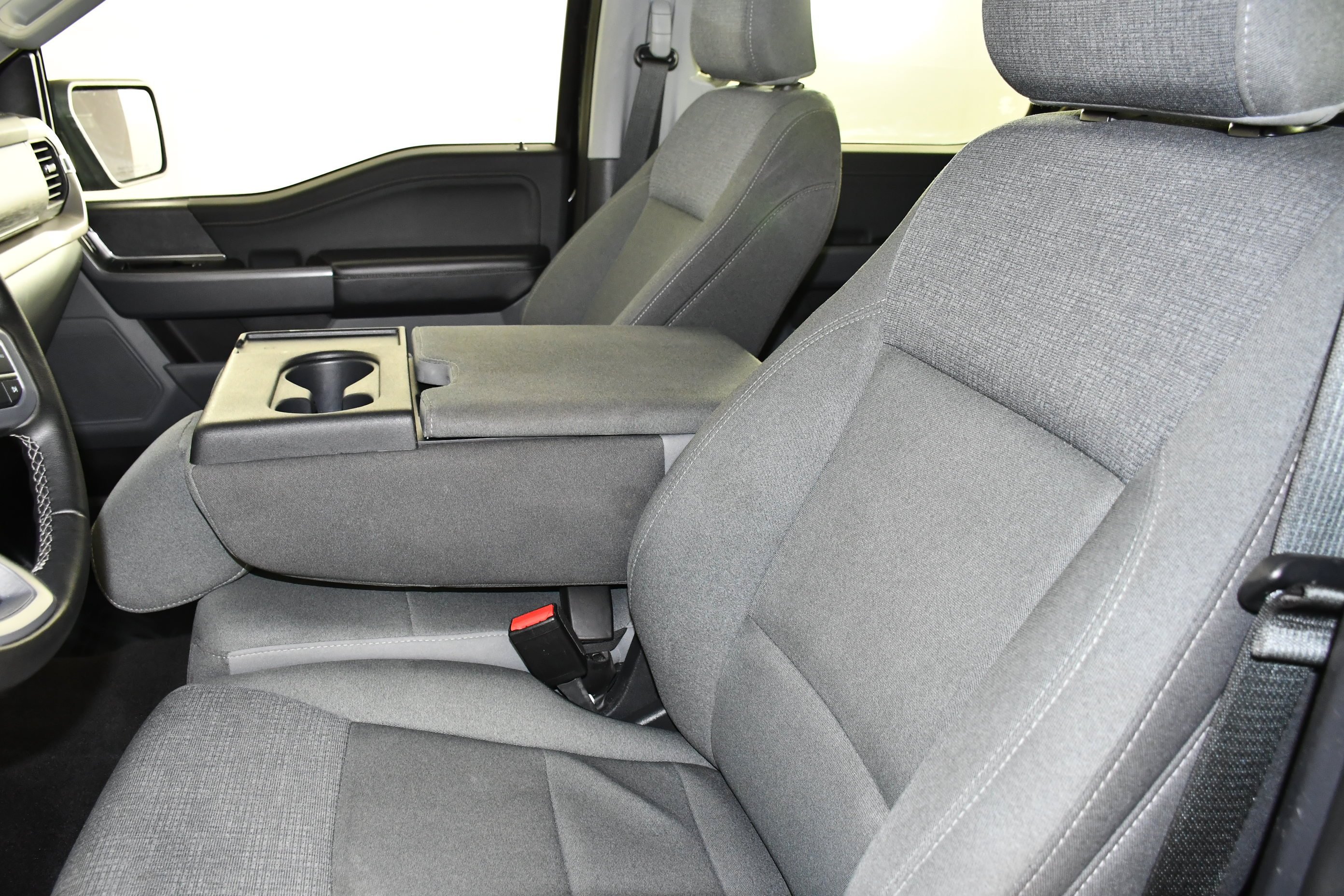 Used 2025 Black Metallic Ford XLT image 38