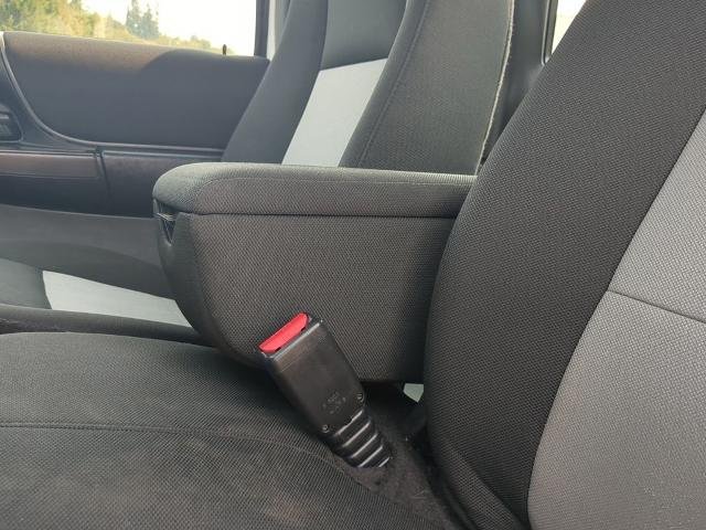 Used 2009 White Ford  image 22