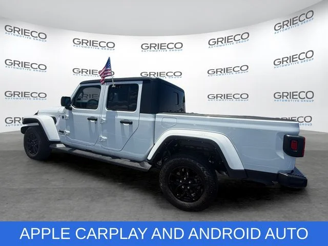 Used 2022 White Jeep Altitude image 5