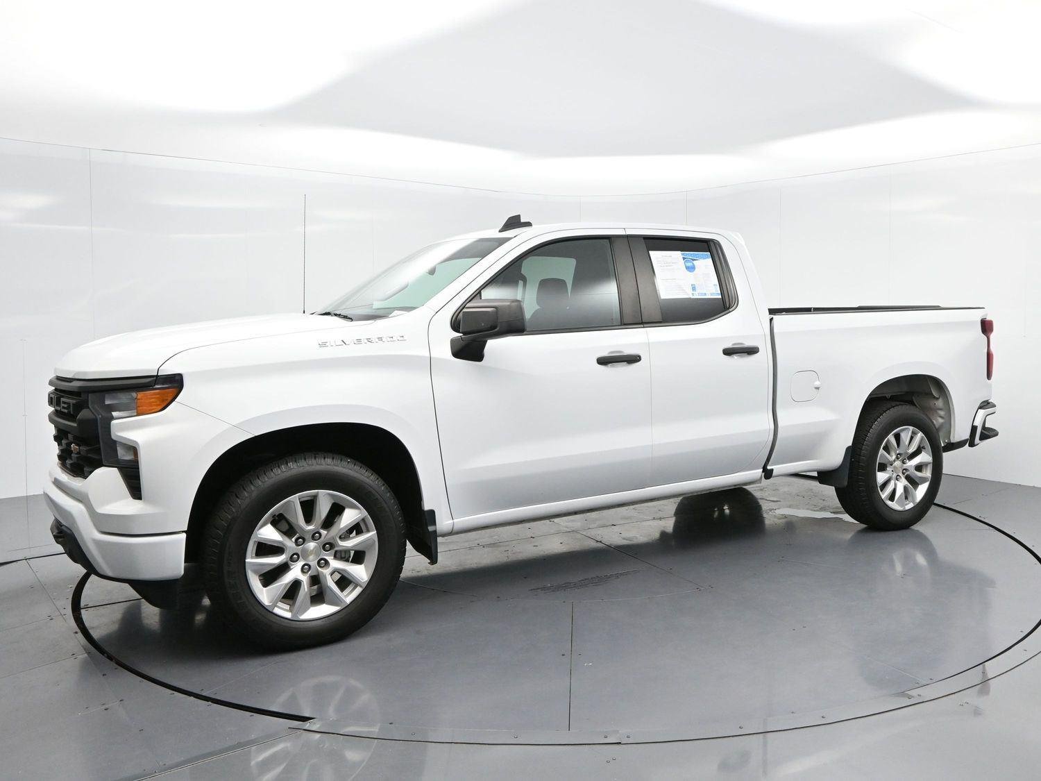 Used 2023 Summit White Chevrolet Custom image 4