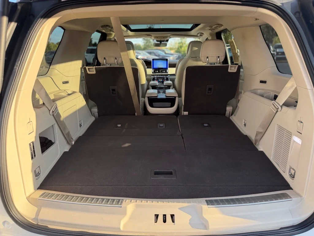 Used 2019 White Lincoln Reserve image 20
