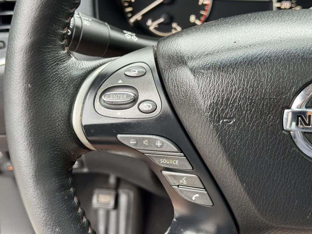 Used 2020 Black Nissan SL image 10