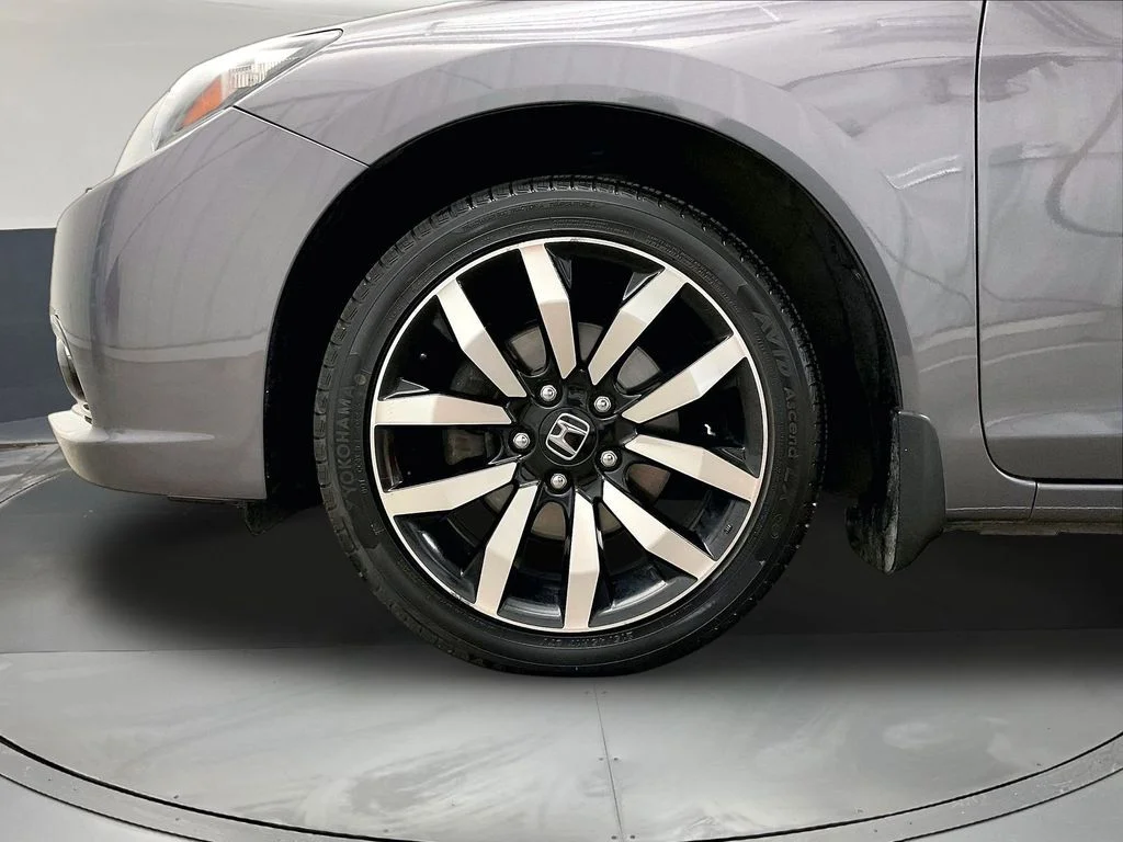 Used 2015 Gray Honda EX-L image 12