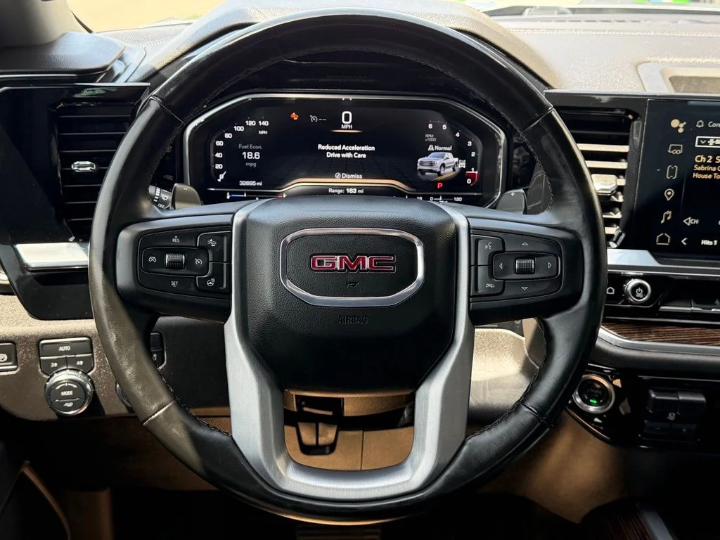 Used 2025 Gray GMC Elevation image 17