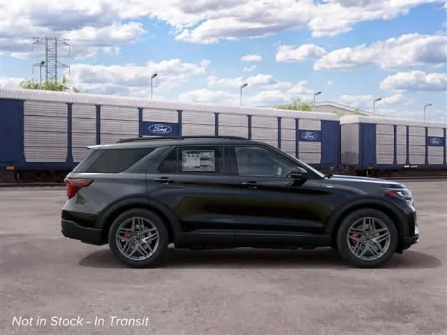New 2027 Agate Black Metallic Ford ST-Line image 5