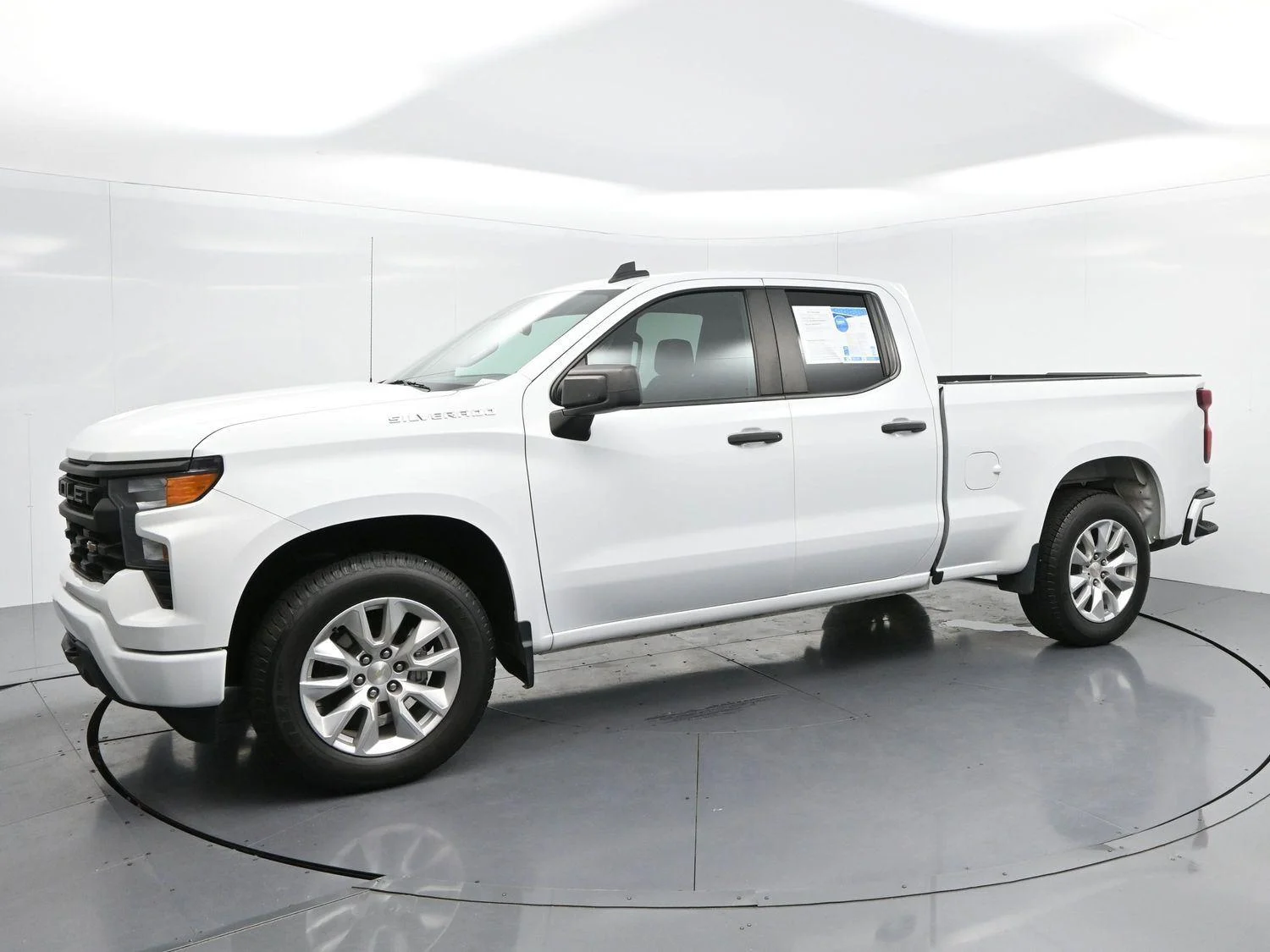 Used 2023 Summit White Chevrolet Custom image 4