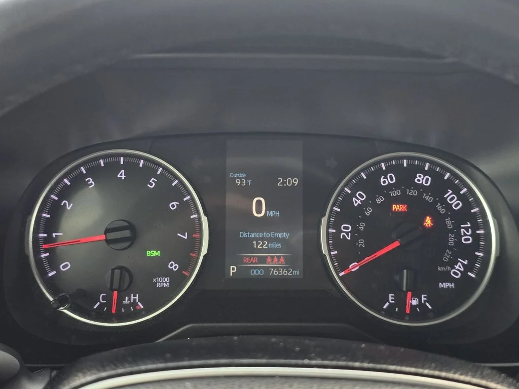 Used 2020 Super White Toyota XLE Premium image 18