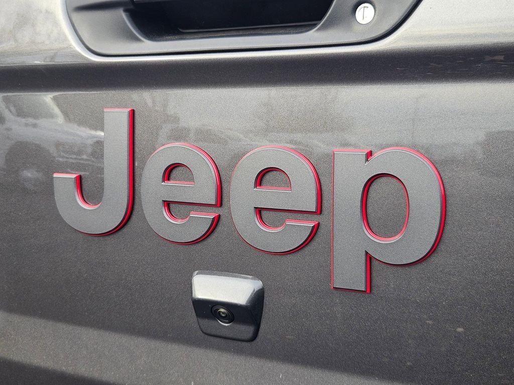 New 2026 Granite Crystal Metallic Clear-Coat Exterior Paint Jeep Rubicon X image 33