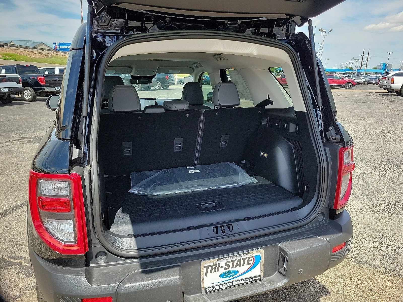 New 2025 Shadow Black Ford Badlands&reg; image 8
