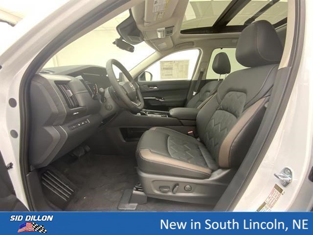 New 2026 Everest White Pearl Tricoat Nissan Platinum image 12