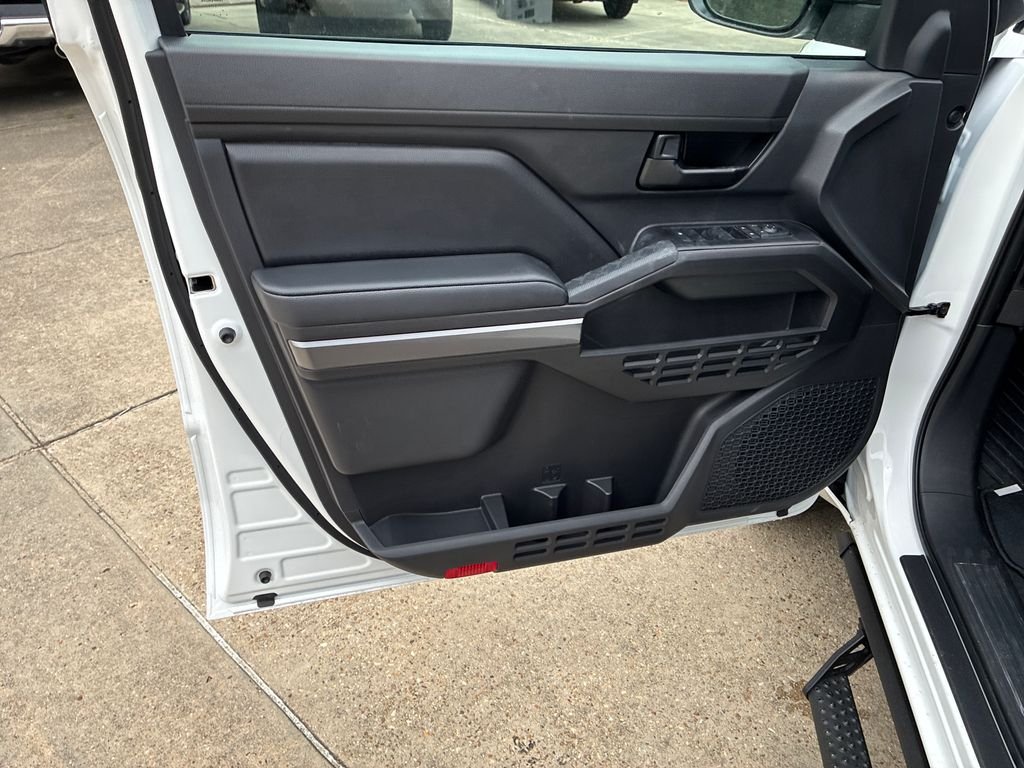 2026 Toyota Tacoma SR5 - Photo 12