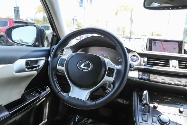 Used 2013 Black Lexus 200h image 17