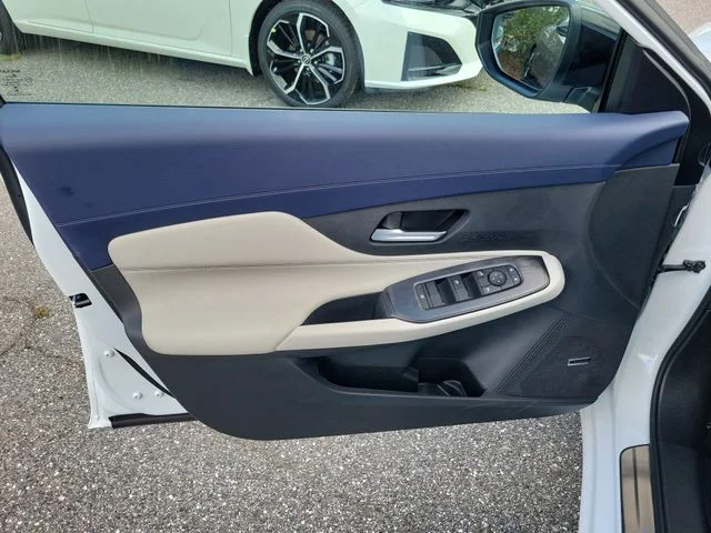 New 2026 Aspen White TriCoat Nissan SL image 5