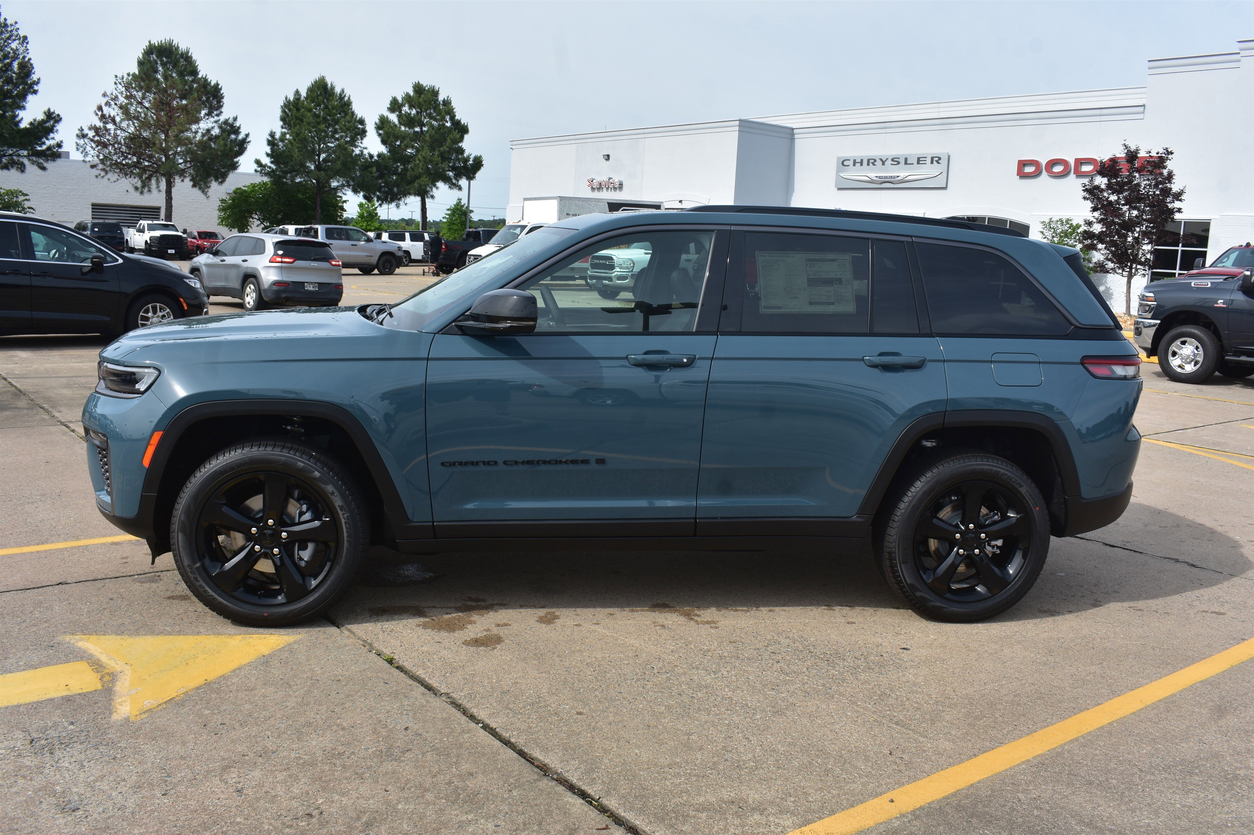 New 2026 Steel Blue Exterior Paint Jeep Limited image 9