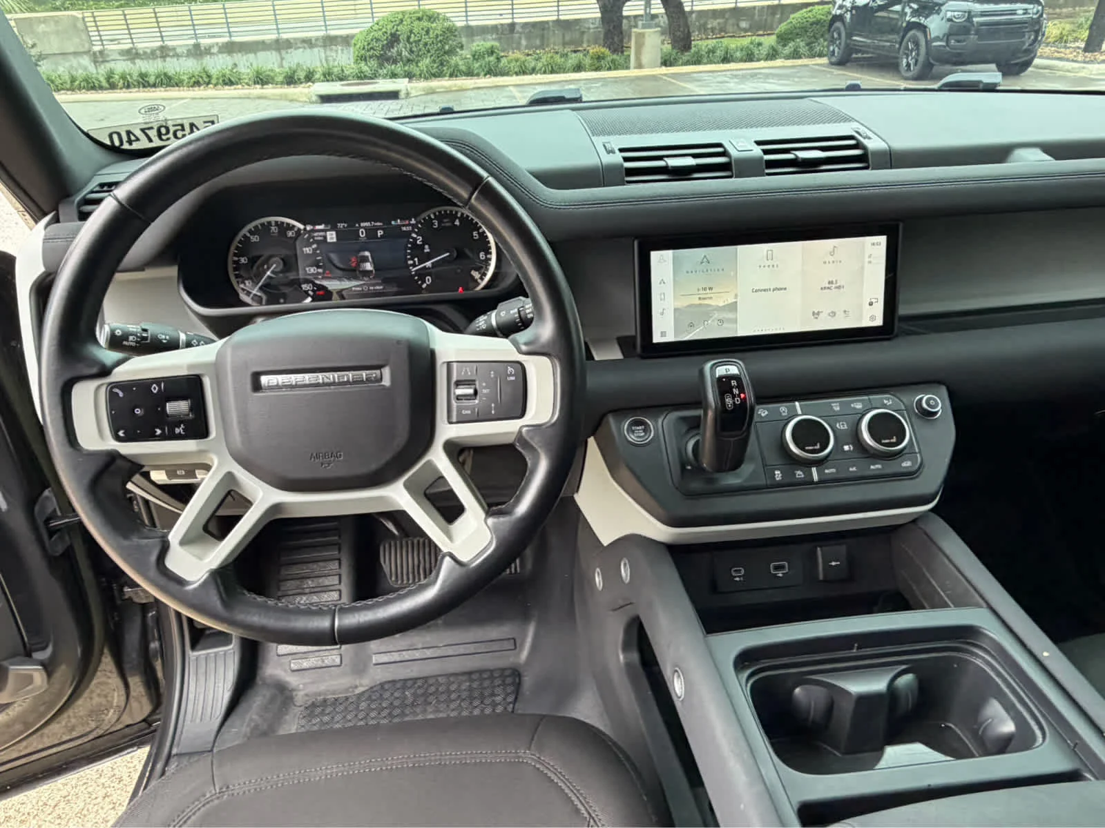 Used 2023 GRY Land Rover  image 12