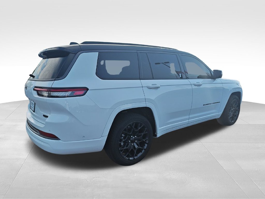 Used 2026 White Jeep Summit image 5