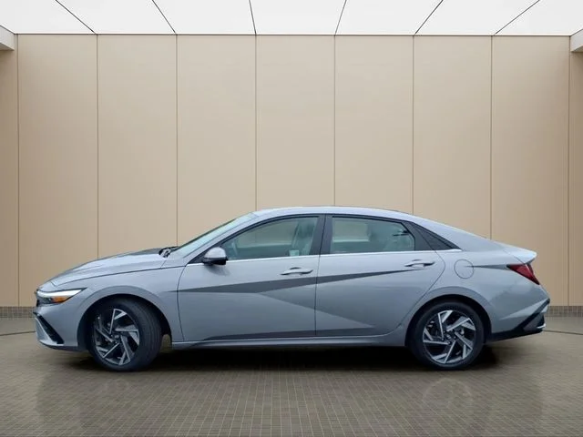 Used 2025 Silver Hyundai Limited image 14