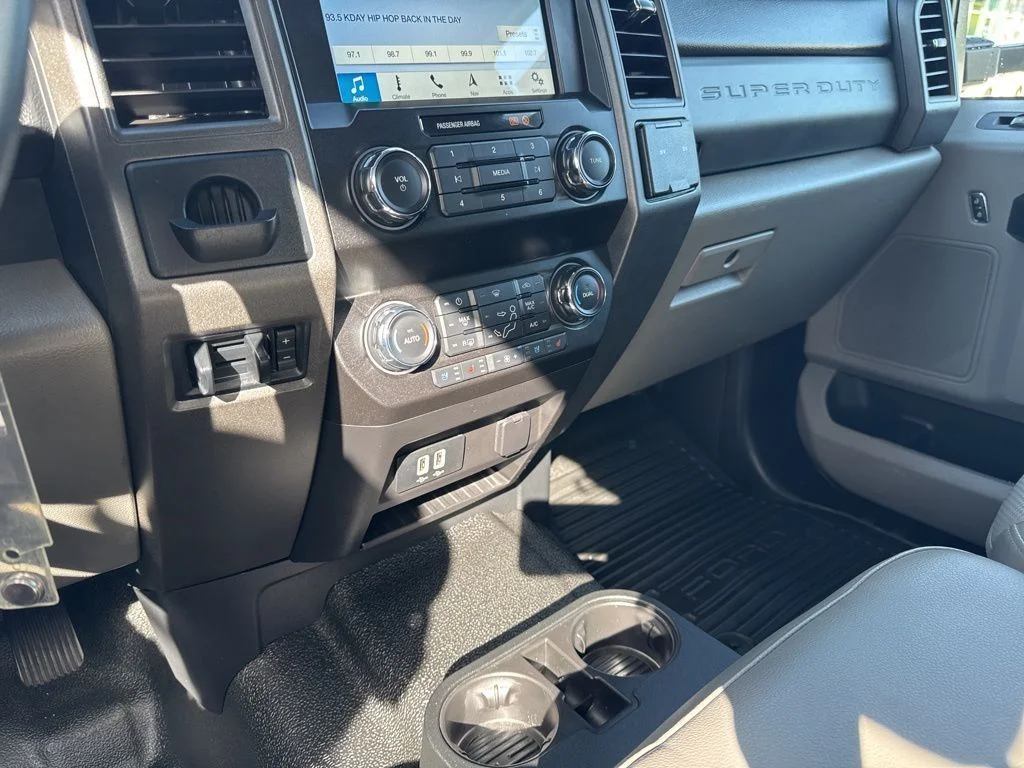 Used 2019 White Ford XL image 48