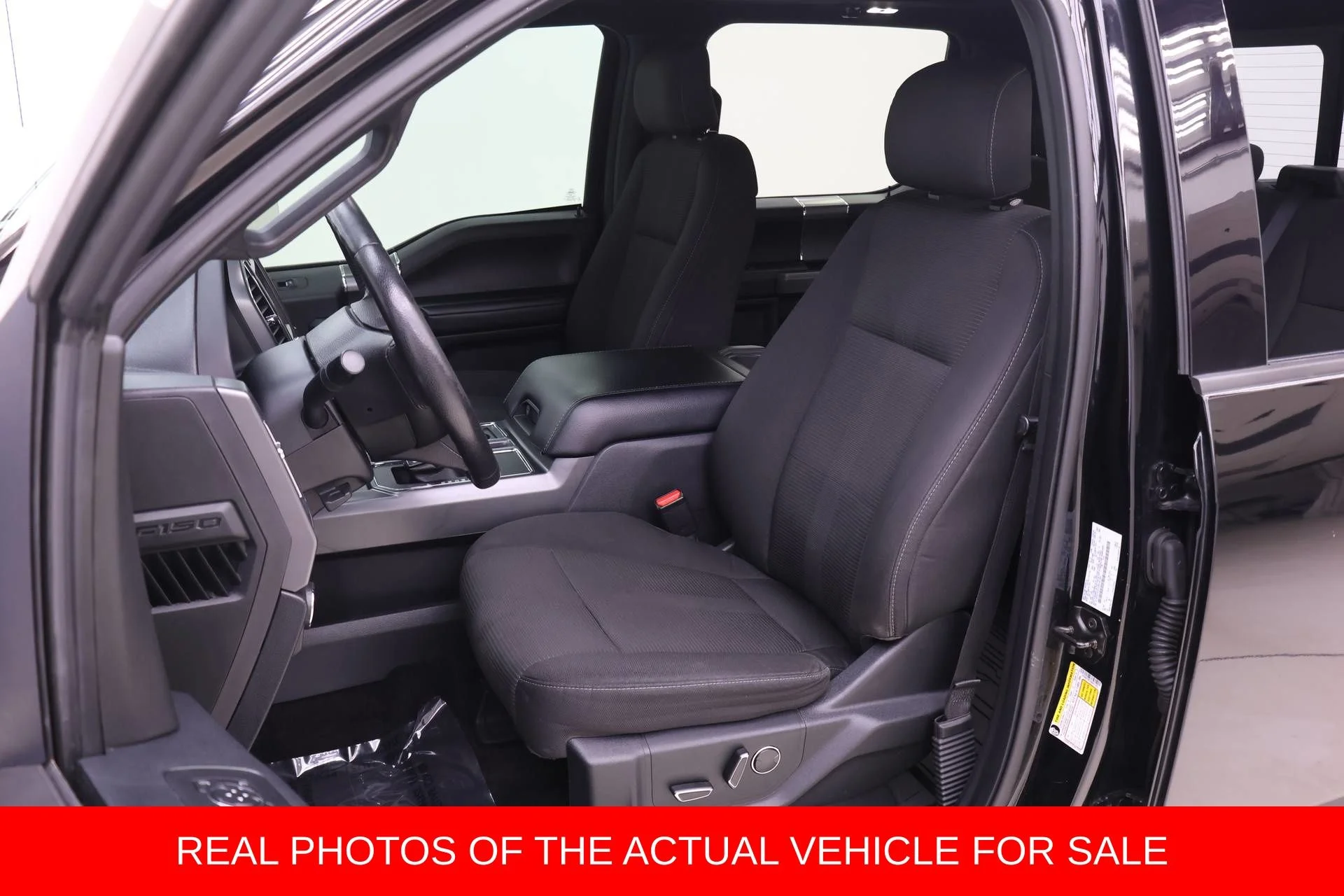Used 2016 Black Ford XLT image 4