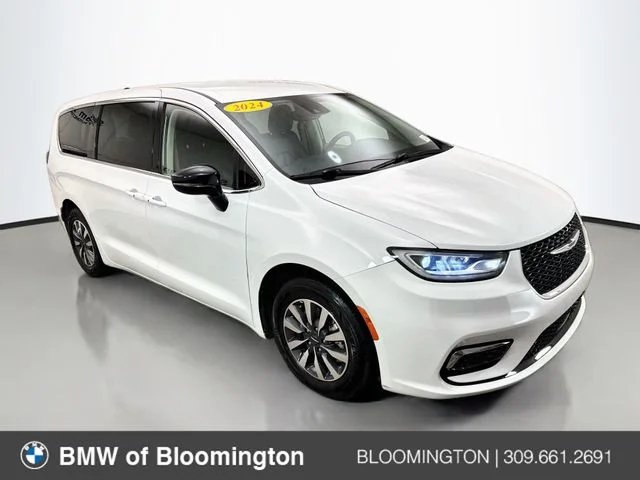 2024 Chrysler Pacifica Hybrid Select for sale at BMW of Bloomington
