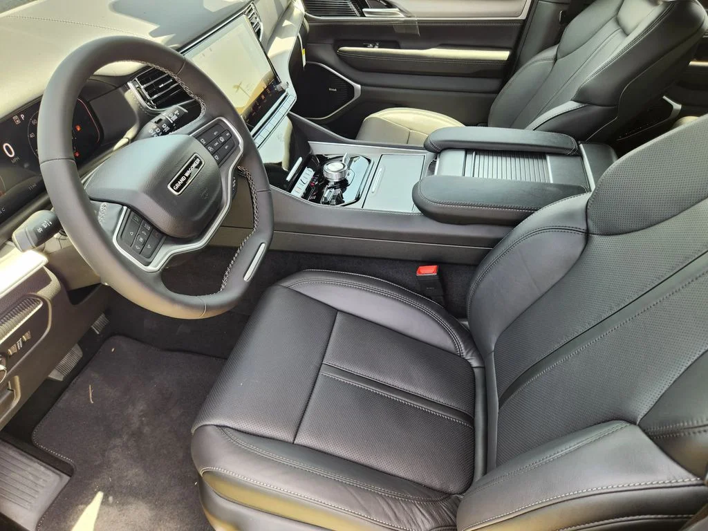 New 2026 High Gloss Black Jeep Limited Reserve image 8