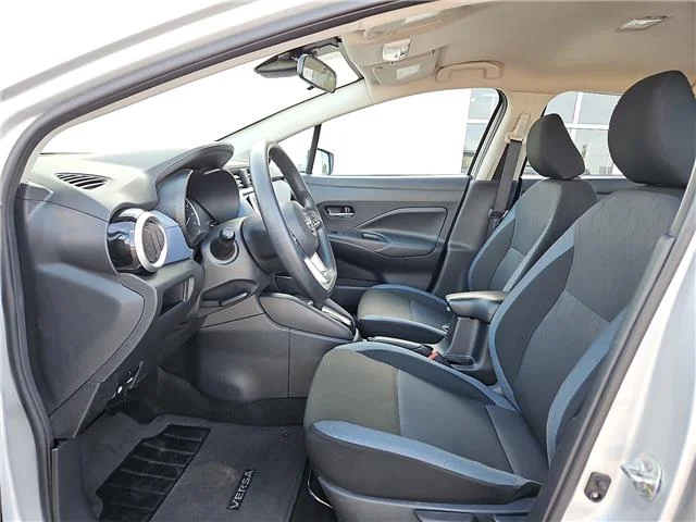Used 2024 Silver Nissan 1.6 SV image 9