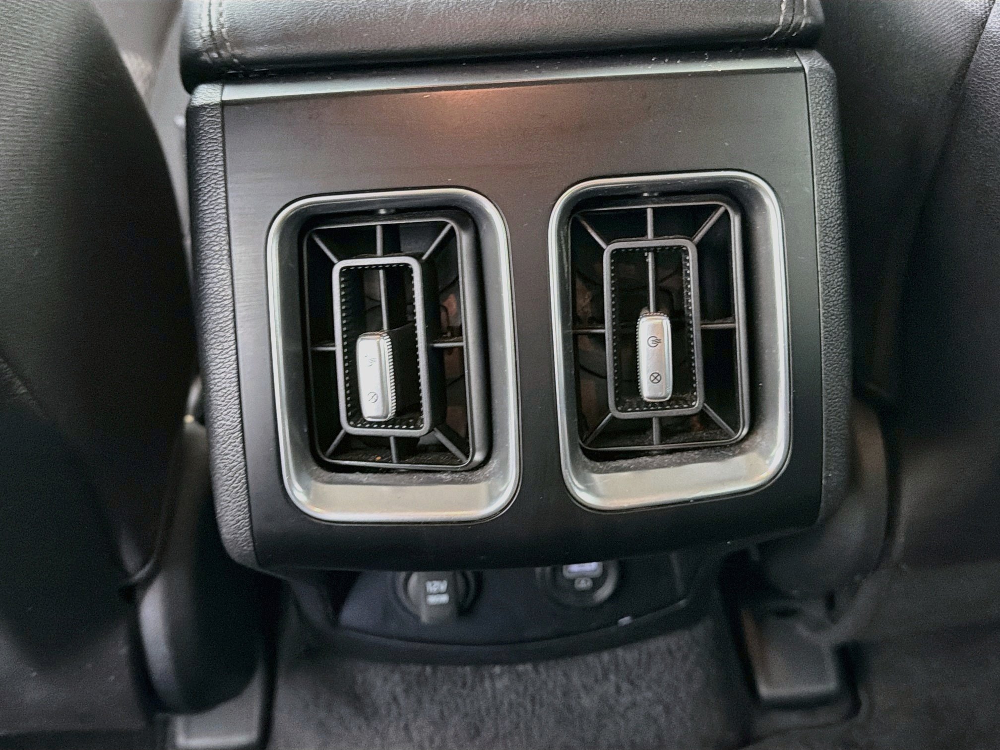 2021 Kia Sorento LX - Photo 23
