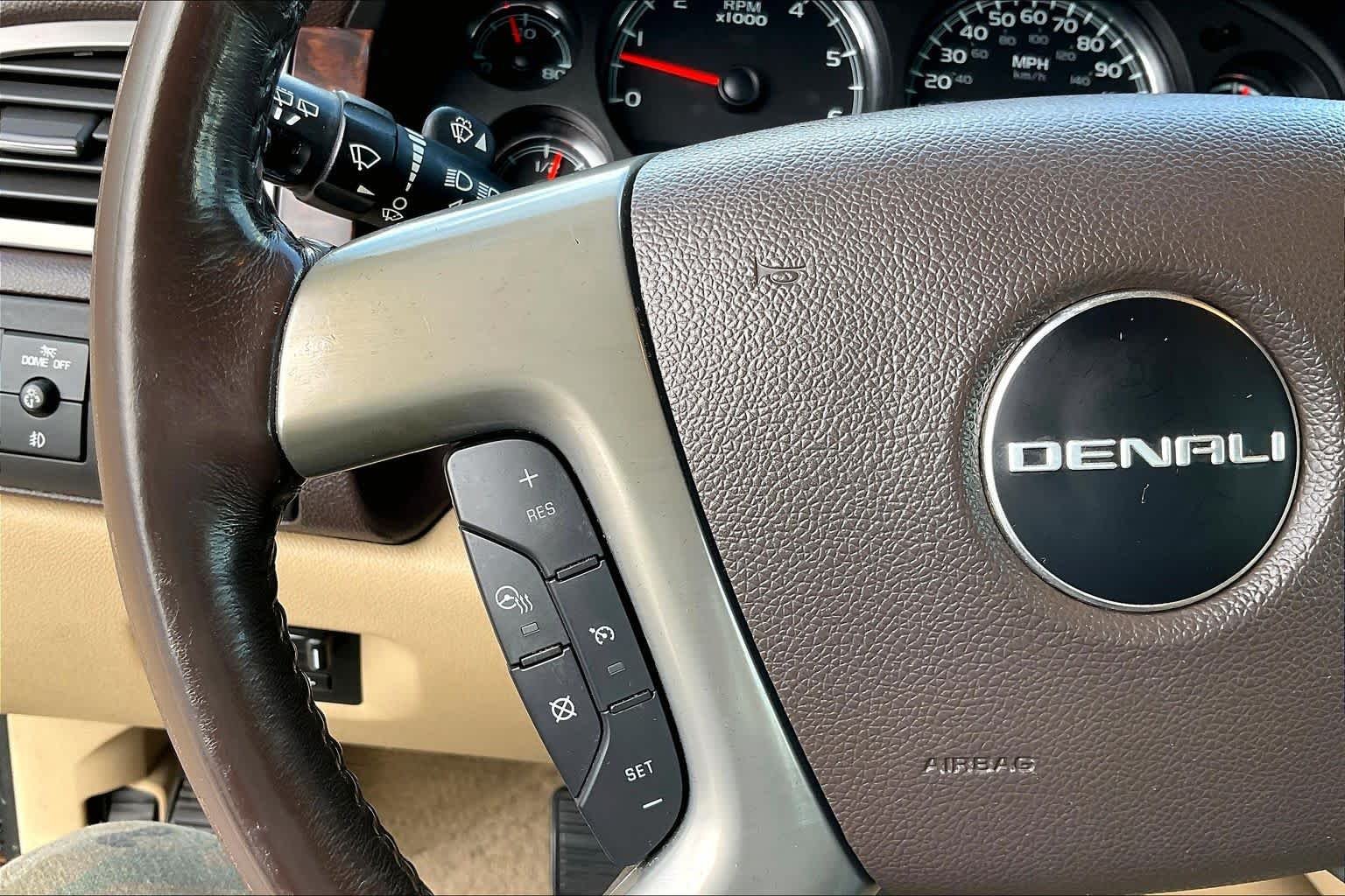 Used 2014 ONYX BLACK GMC Denali image 23