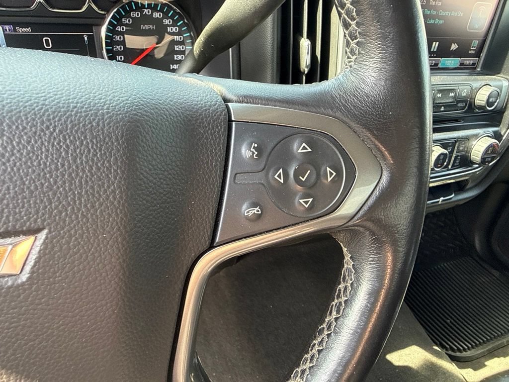 Used 2015 VICTORY RED Chevrolet LT image 17