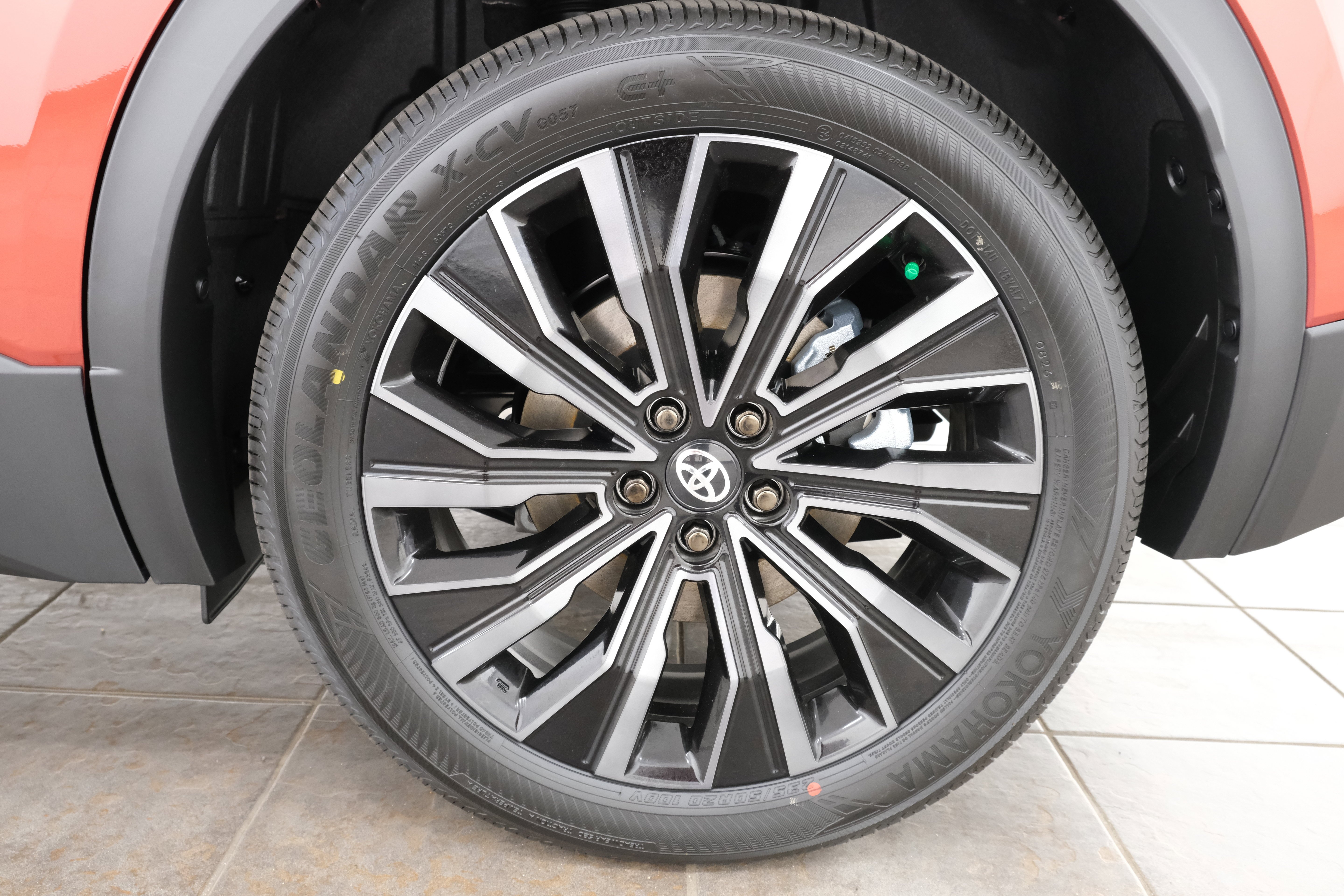 2026 Toyota C-HR XSE - Photo 37