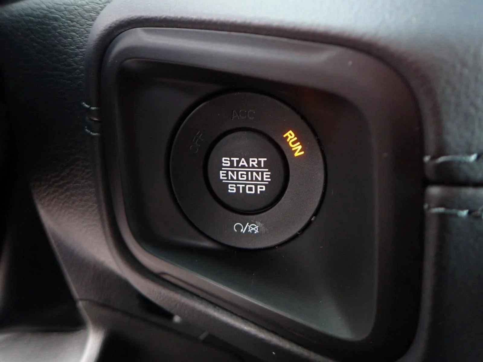 Used 2025 Hydro Blue Pearlcoat Jeep Rubicon image 23