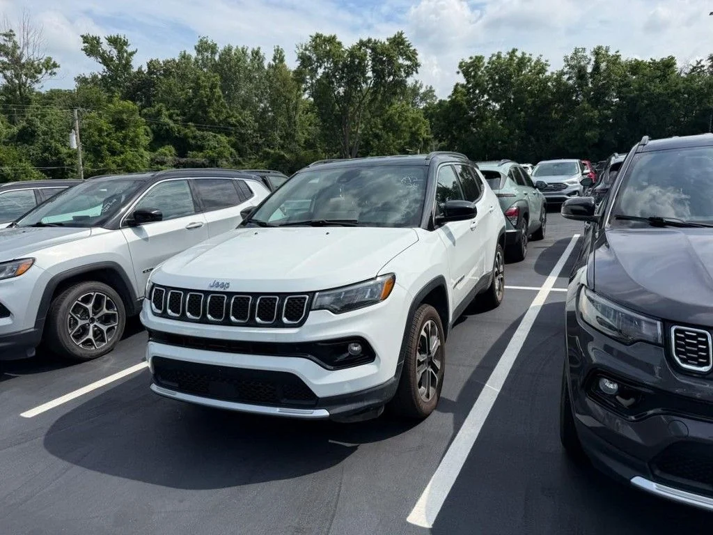 Used 2024 White Jeep Limited image 2