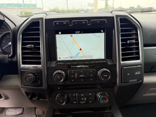 Used 2017 Silver Ford XLT image 19