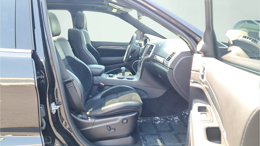 Used 2015 Black Jeep SRT image 16