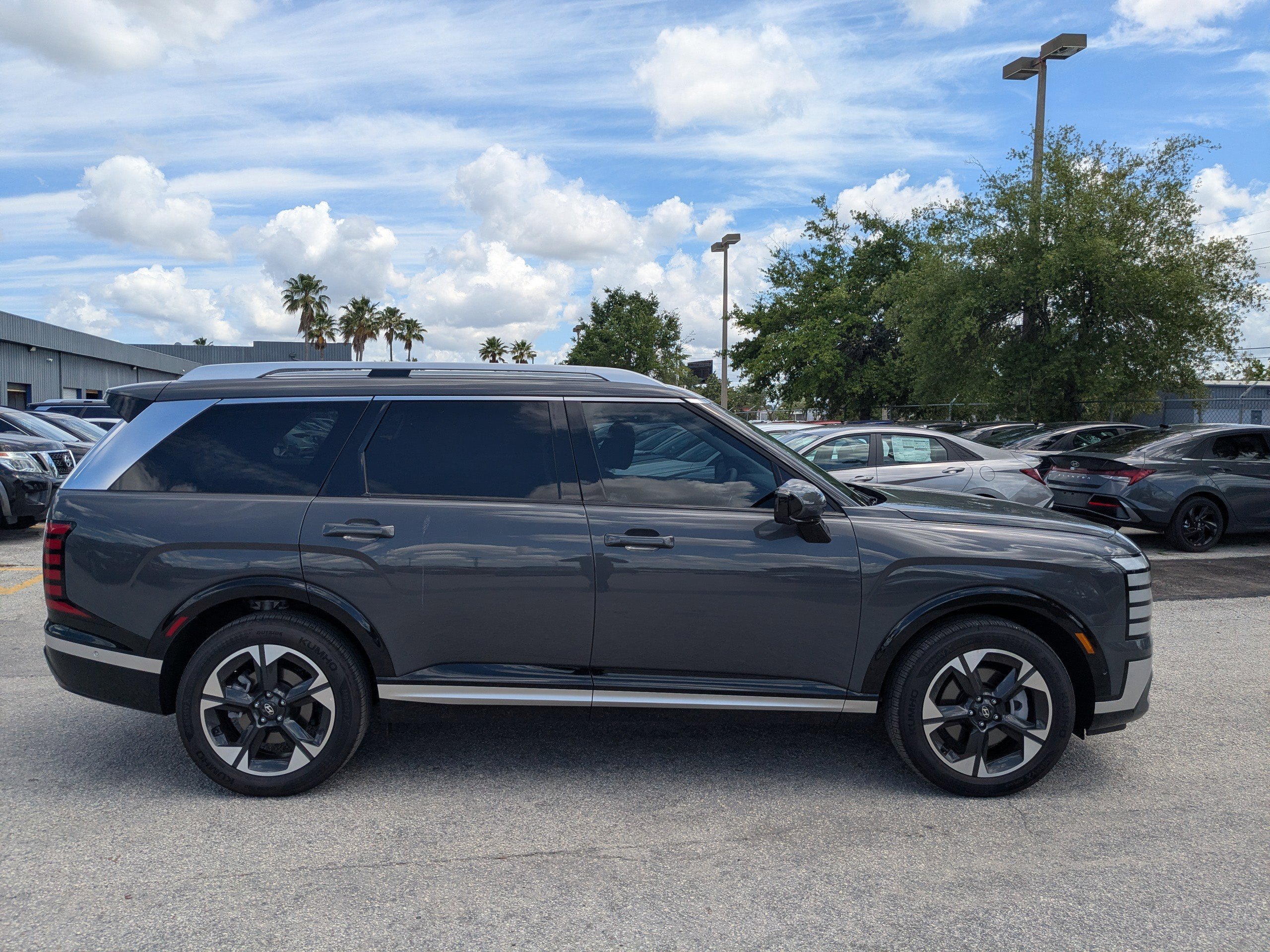 New 2026 Ecotronic Gray Pearl Hyundai Limited FWD image 4