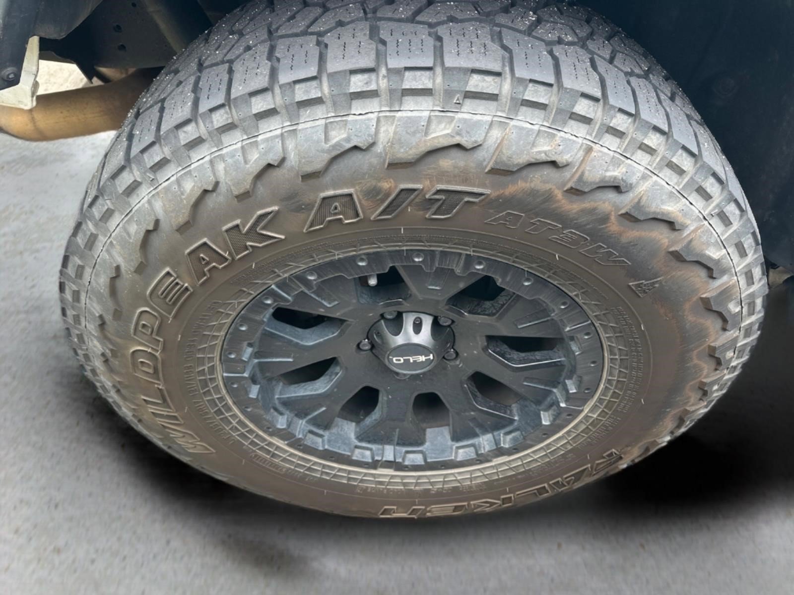 Used 2019 Bright White Clearcoat Jeep Sahara image 16