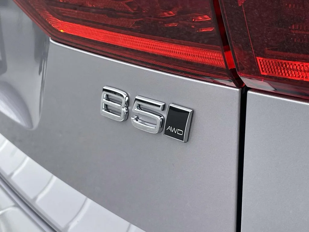 New 2026 Aurora Silver Volvo Ultra image 26