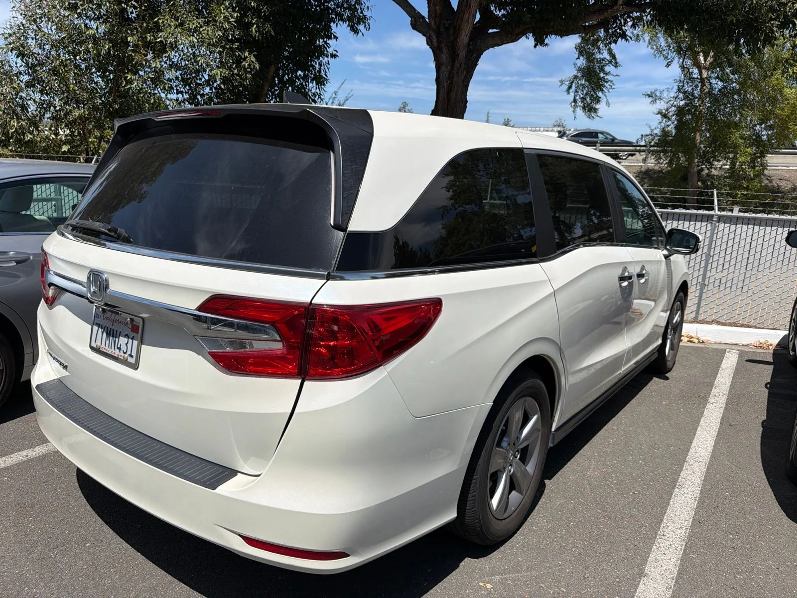 Used 2018 White Diamond Pearl Honda EX-L image 3
