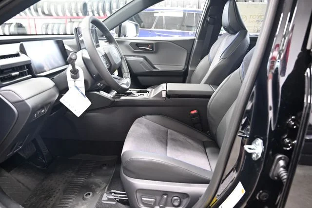 2026 Toyota RAV4 Plug-in Hybrid XSE - Photo 10